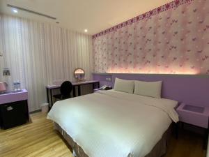 Phòng Deluxe Giường Đôi Không Có Cửa Sổ (Deluxe Double No Window)