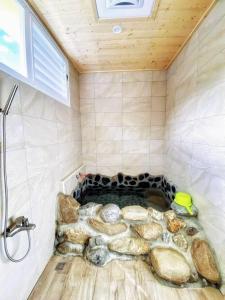 Phòng Giường Đôi Lớn Loại Sang (Deluxe Queen Room)