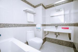Phòng Tiêu chuẩn 4 người (Standard Quadruple Room)