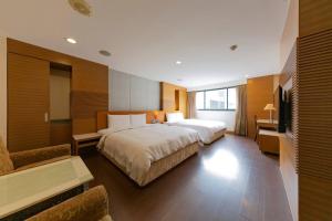 Phòng Hạng Thương gia cho 4 Người (Business Quadruple Room)