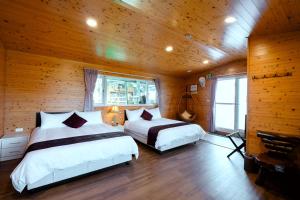 Phòng 4 người Nhìn ra cảnh Núi non (Quadruple Room with Mountain View)