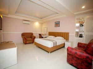 Phòng Tiêu Chuẩn Giường Đôi Lớn (Standard Queen Room)