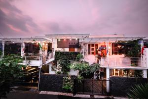 Studio Gia Đình (Family Studio)