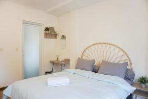 Căn Hộ 3 Phòng Ngủ (Three-Bedroom Apartment)