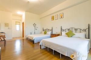 Phòng Tiêu Chuẩn 4 Người (Standard Quadruple Room)