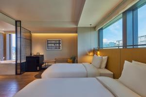 Twin Corner Room