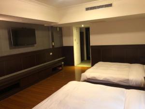 Phòng 4 Người Có Phòng Tắm (Quadruple Room with Bathroom)