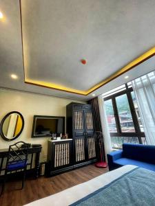 Phòng Giường Đôi Nhìn Ra Núi (Double Room with Mountain View)