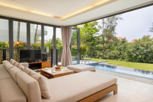 Biệt Thự Có Hồ Bơi Riêng (Villa with Private Pool)