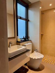 Phòng Tiêu Chuẩn Hướng Bể Bơi Giường Đôi (Standard Double Pool View)