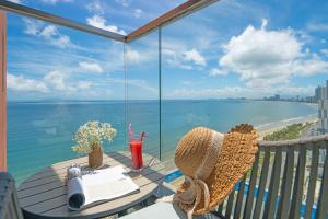 Phòng Deluxe 2 Giường Đơn Nhìn Ra Biển (Deluxe Twin Room with Sea View)