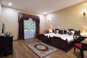 Junior Suite Twin Room with Balcony and Afternoon Tea