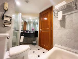 Suite Executive có Ban công (Executive Suite with Balcony)