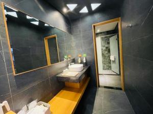 Phòng Superior giường đôi lớn (Superior Queen Room)