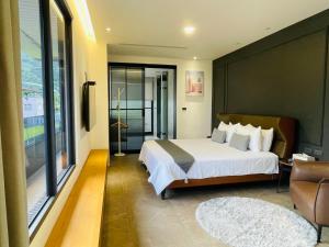 Phòng Giường Đôi Nhìn Ra Núi (Double Room with Mountain View)