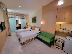 Phòng 2 Giường Đơn Với Phòng Tắm Riêng (Twin Room with Private Bathroom)