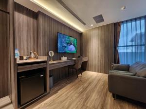 Phòng Giường Đôi Có Ban Công (Double Room with Balcony)