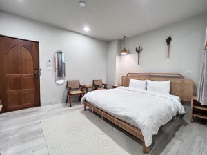 Phòng Deluxe Giường Đôi Có Bồn Tắm (Deluxe Double Room with Bath)