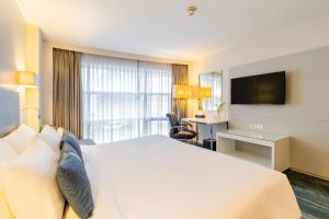 Superior Room, 1 King Bed