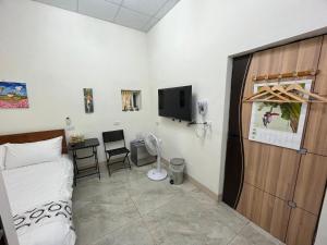 Phòng Giường Đôi Có Phòng Tắm Riêng (Double Room with Private Bathroom)