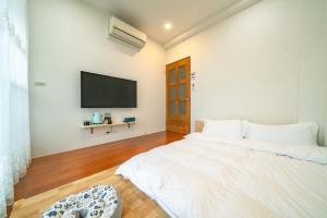 Phòng Giường Đôi Với Phòng Tắm Chung (Double Room with Shared Bathroom)