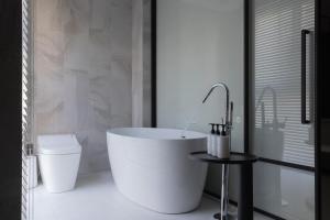 Phòng 2 Giường Đơn Có Bồn Tắm (Twin Room with Bath)