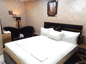 Budget Double Room room in Frank Inn Guest House