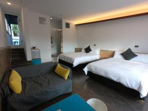 Phòng 4 Người Có Ban Công (Quadruple Room with Balcony)