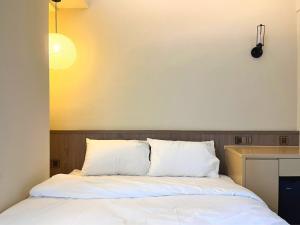 Phòng Đôi Nhìn ra Sông (River View Double Room)