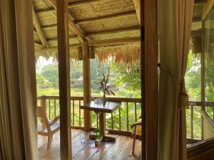 Phòng Gia đình nhìn ra Núi (Family Room with Mountain View)