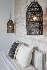 Phòng Superior Giường Đôi Nhìn Ra Hồ Bơi (Superior Double Room with Pool View)