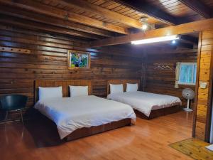 Phòng Deluxe 4 Người (Deluxe Quadruple Room)