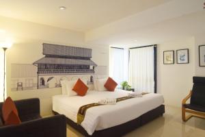 Phòng Có Giường Cỡ King Nhìn Ra Hồ Bơi (King Room with Pool View)