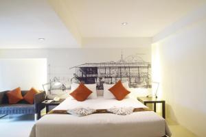 Phòng Có Giường Cỡ King Nhìn Ra Hồ Bơi (King Room with Pool View)