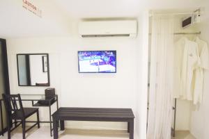Phòng Hai Giường Đơn Loại Sang (Deluxe Twin Room)