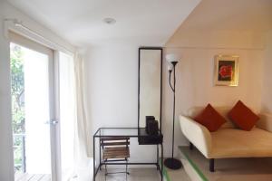 Phòng Giường Đôi Có Ban Công (Double Room with Balcony)