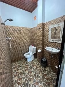 Phòng Giường Đôi Có Ban Công (Double Room with Balcony)