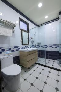 Phòng Có Giường Cỡ Queen Với Ban Công (Queen Room with Balcony)