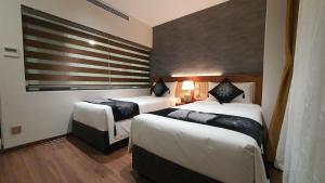 Phòng 2 giường có ban công (Twin Room with Balcony)