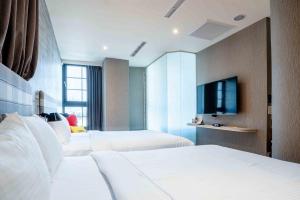 Phòng Gia Đình Loại Sang (Deluxe Family Room)