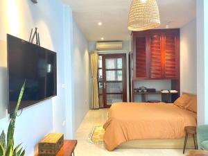 Căn Hộ Nhìn Ra Vườn (Apartment with Garden View)