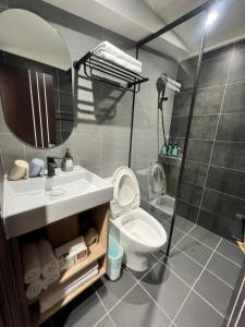 Phòng Bốn Người Có Phòng Tắm Riêng (Quadruple Room with Private Bathroom)