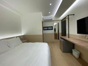 Phòng Giường Đôi Có Phòng Tắm Riêng (Double Room with Private Bathroom)