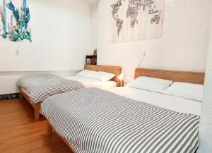 Nhà 3 Phòng Ngủ (Three-Bedroom House)