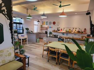 Phòng Giường Đôi Hạng Bình Dân (Budget Double Room)