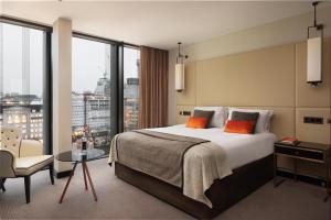Montcalm Club King room in Montcalm Royal London House-City of London