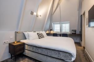 Grand Deluxe Double Room room in Pillows Luxury Boutique Hotel Anna Van Den Vondel Amsterdam