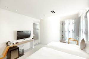 Phòng Superior 2 Giường Đơn Nhìn Ra Biển (Superior Twin Room with Sea View)