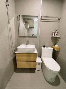 Phòng Giường Đôi Có Phòng Tắm Riêng (Double Room with Private Bathroom)