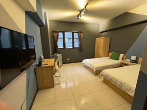 Phòng 2 Giường Đơn Với Phòng Tắm Riêng (Twin Room with Private Bathroom)